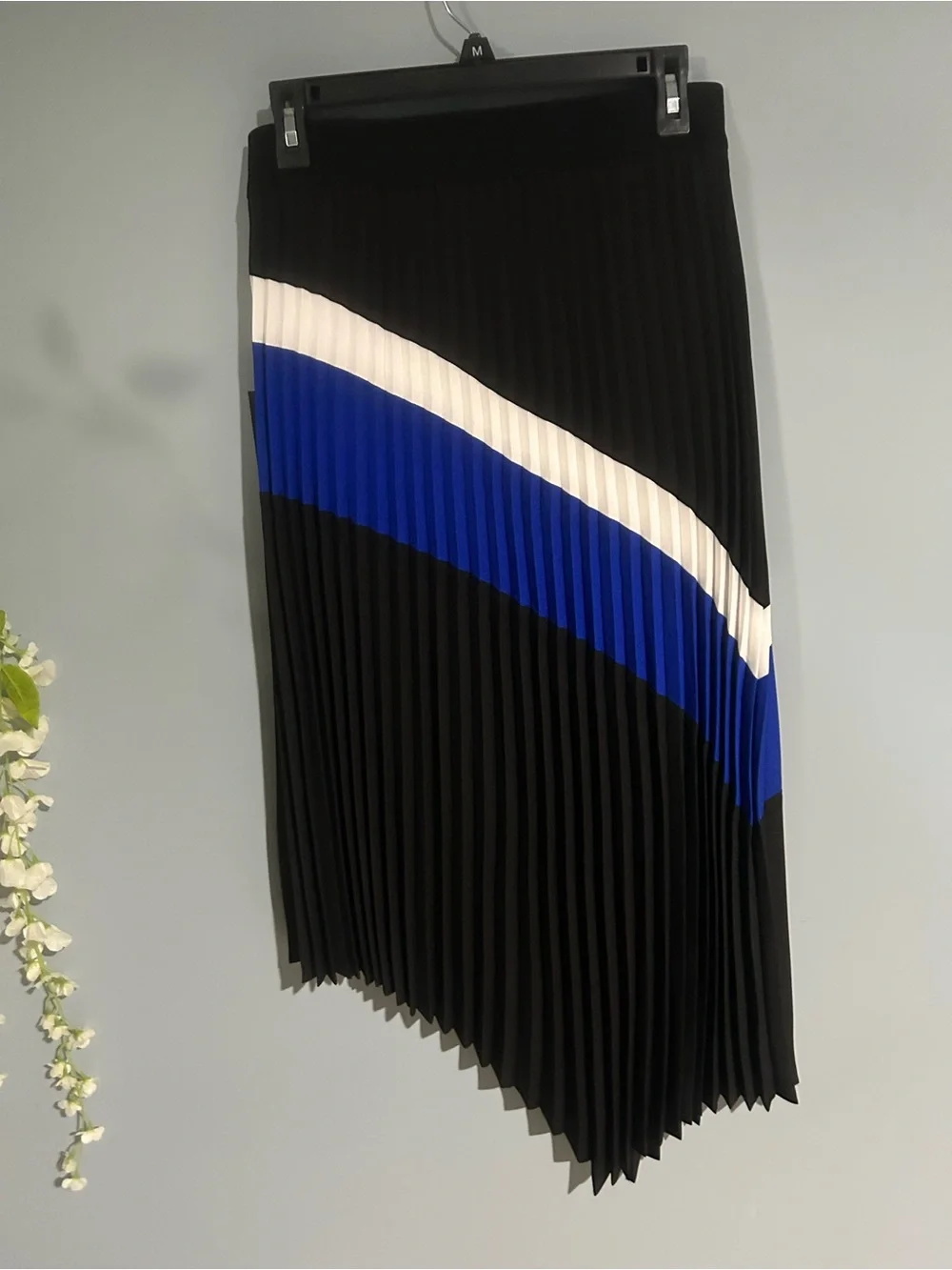 Dkny asymmetrical pleated